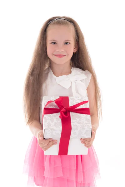 Gyönyörű kislány ajándék doboz elszigetelt fehér — Stock Fotó