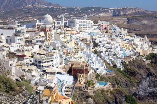 Krásný výhled na vesnici fira na ostrově Santorini — Stock fotografie