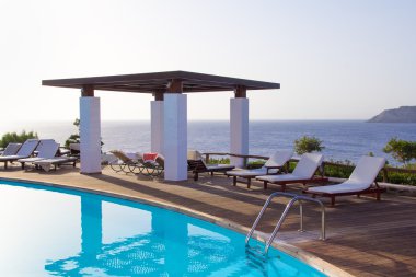 Girit Adası güzel Deniz Manzaralı Yüzme Havuzu