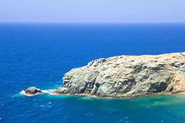 Blick auf felsige Insel im Mittelmeer — Stockfoto