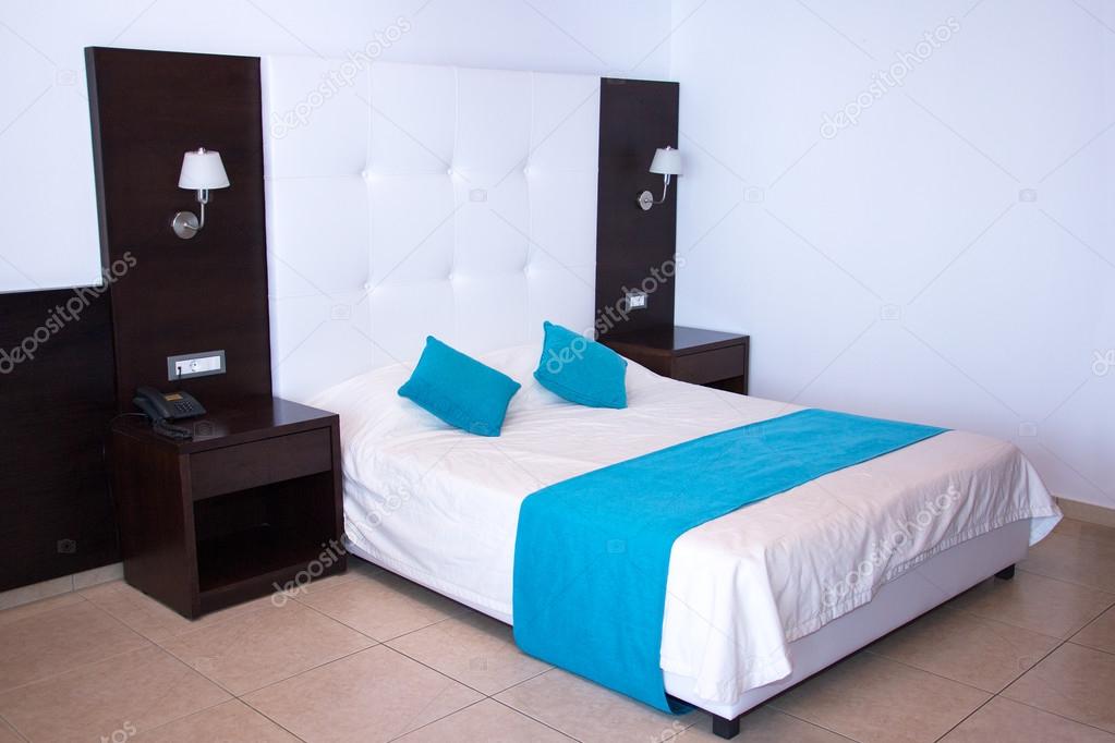 luxury modern white bedroom in hotel