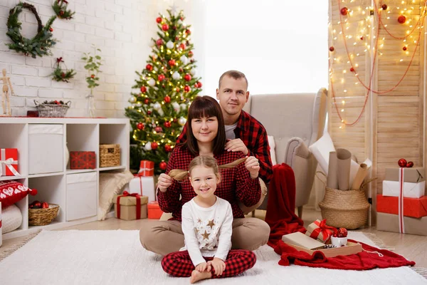 크리스마스 파자마 가족들 — 스톡 사진
