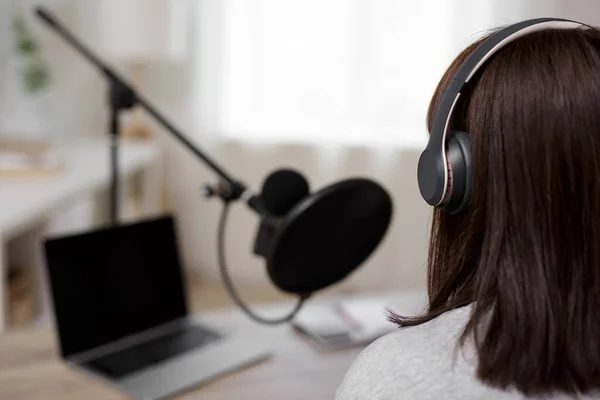 Back View Female Blogger Recording Audio Podcast Home Studio — Zdjęcie stockowe