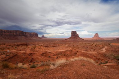 Anıt Vadisi Navajo Kabile Parkı