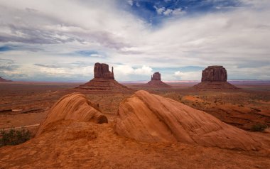 Anıt Vadisi Navajo Kabile Parkı
