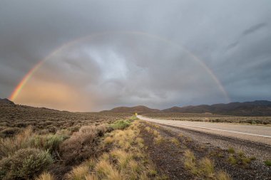 Gün batımı ve Gökkuşağı yolda, Utah