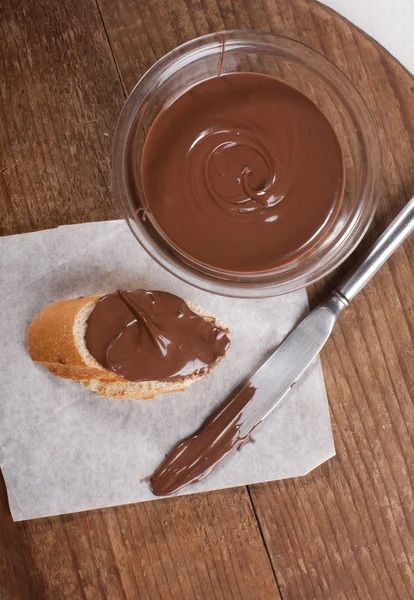 Chocolate untado en baguette —  Fotos de Stock