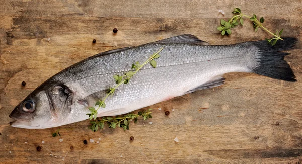 Fresh seabss with thyme — Stock Photo, Image