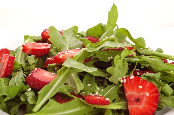 Salade met aardbei — Stockfoto