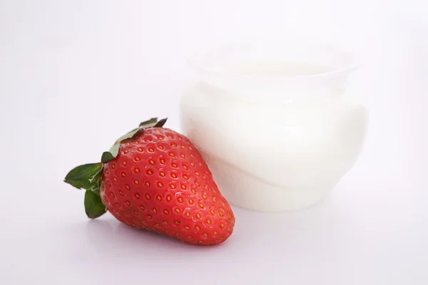 Yoghurt and strawberry — Stock Photo, Image