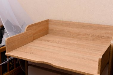 Yeni boş bebek masası. yakın plan