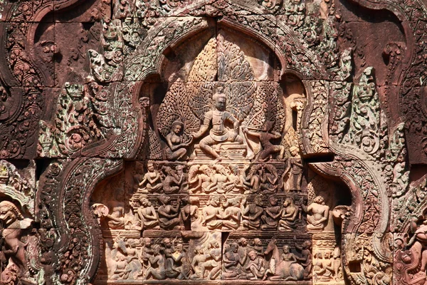 Bas-reliëf op banteay srei — Stockfoto