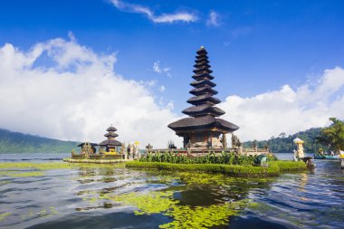 Pura ulun danu Tapınağı