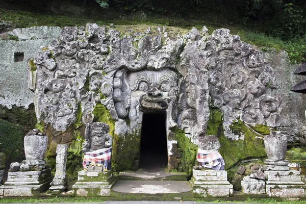 Elephant cave, goa gajah tempel bali Indonesië — Stockfoto