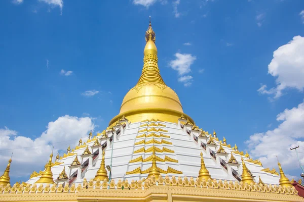 Arany pagoda bokor Mianmar. — Stock Fotó