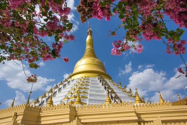 Gouden pagode Bago Myanmar. — Stockfoto