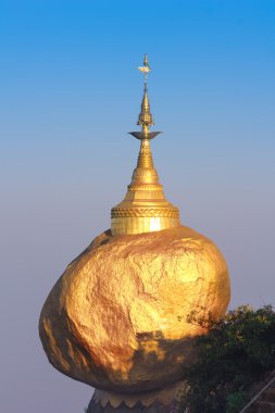 Kyaiktiyo Pagoda 