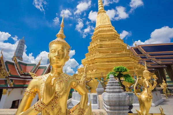 Buddha-Skulptur Grand Palace ruft auch wat phra kaew in bangk — Stockfoto