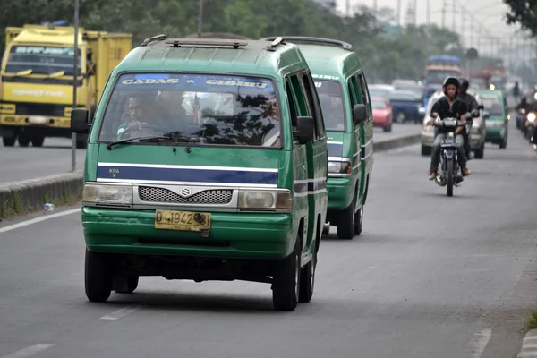 Angkot-offentlig transport i bandung — Stockfoto