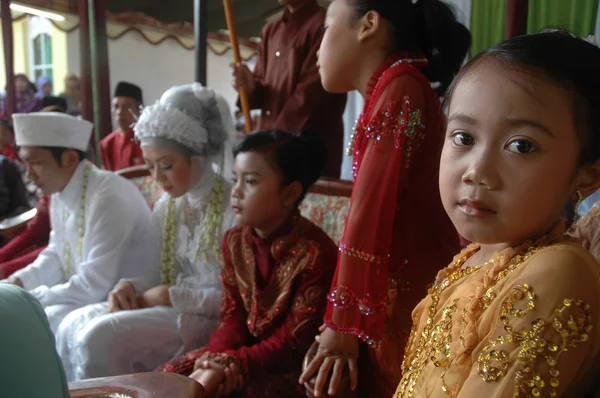 Upacara pernikahan tradisional Jawa Barat — Stok Foto