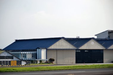 uçak hangarı