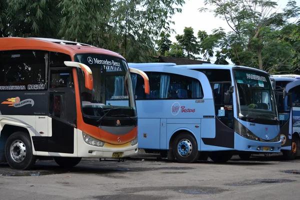 Parkowanie autobusów — Zdjęcie stockowe