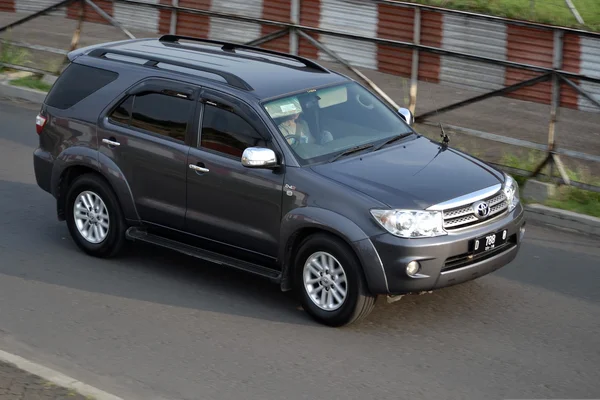 Grey colored toyota fortuner — Stock Photo, Image