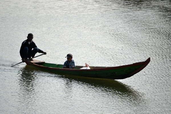 Barco de pesca —  Fotos de Stock