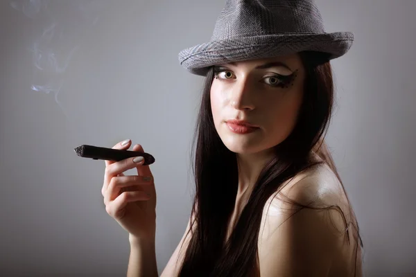 Sexy smoking beautiful woman cigar closeup — Stock Photo, Image