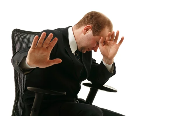 Hombre de negocios cansado deprimido cerrando su cara con las manos aisladas — Foto de Stock