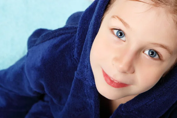 Petit garçon beau après la douche — Photo