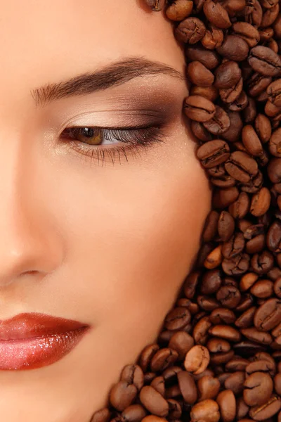 Кофе женщина красотка лицо красивый макияж — стоковое фото