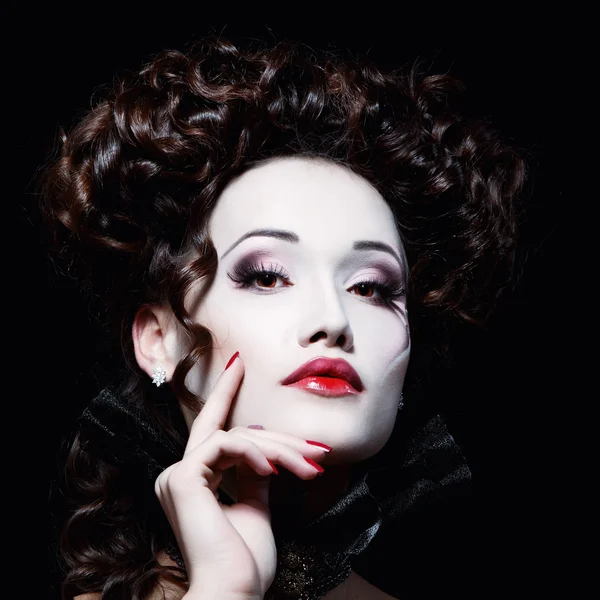 Woman beautiful halloween vampire baroque aristocrat — Stock Photo, Image