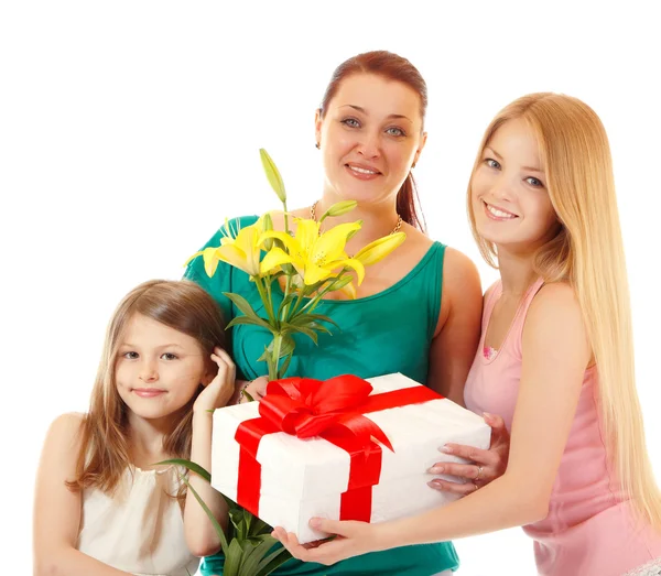 As filhas enviam cumprimentos e presentes à mãe — Fotografia de Stock