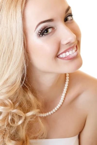 Beauty portrait of young woman bride — Stock Photo, Image