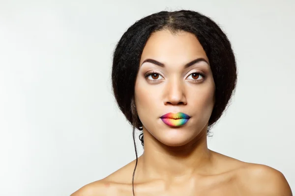 虹の唇を持つ女性 — 图库照片