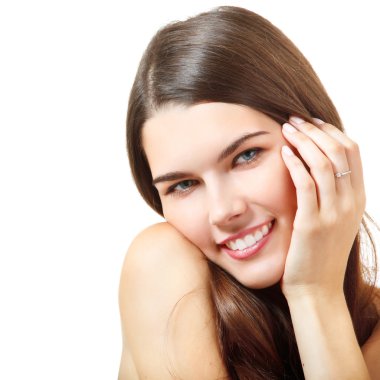 Gülümseyen kızın portresi