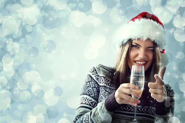 Sorrindo menina com o chapéu do Papai Noel — Fotografia de Stock