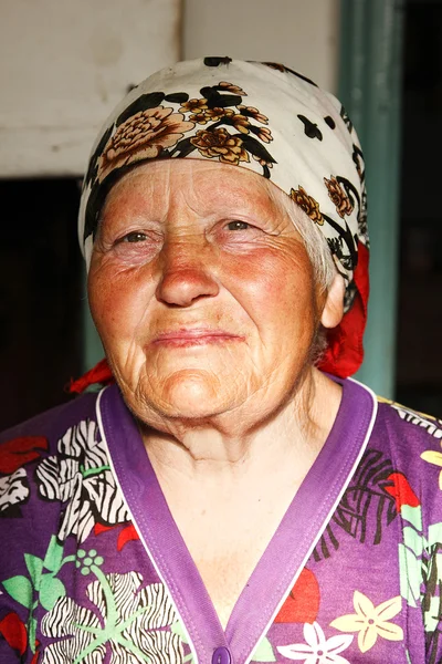 Ansikte av äldre kvinna — Stockfoto