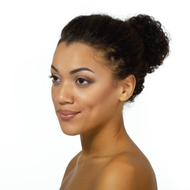 Genç, güzel, Afro-Amerikan kadın, çağdaş portre.