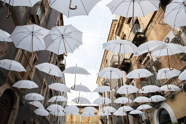 Witte Parasols Decoratie Straten Catania Centrum Sicilië Italië — Stockfoto