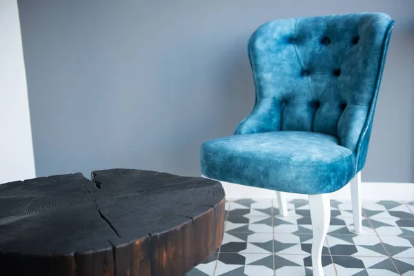 Design Moderne Intérieur Maison Avec Élégante Chaise Bleue Dans Style — Photo