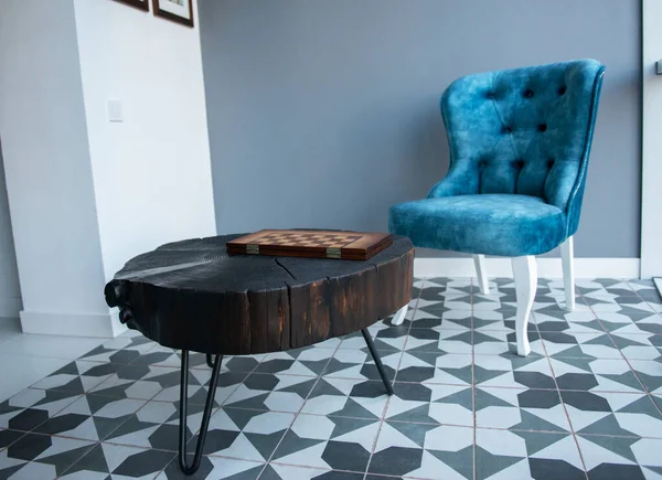 Design Moderne Intérieur Maison Avec Élégante Chaise Bleue Dans Style — Photo