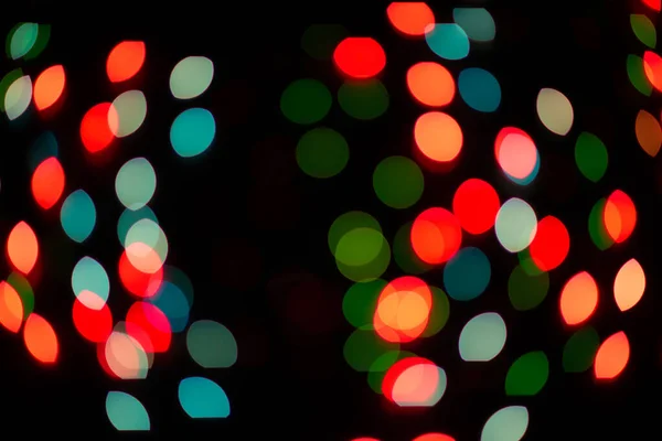 クリスマスライト付きの美しい装飾 ぼかし休日の夜抽象的な背景 — ストック写真