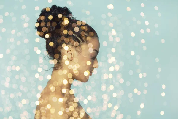 Genç Güzel Afro Amerikan Kadın Bokeh Işıkları Modern Sanatın Iki — Stok fotoğraf
