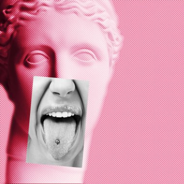 Popüler sanat tarzında alçı heykelin çağdaş kolajı pembe ve duygusal moda genç kadın piercingli dilini gösteriyor 