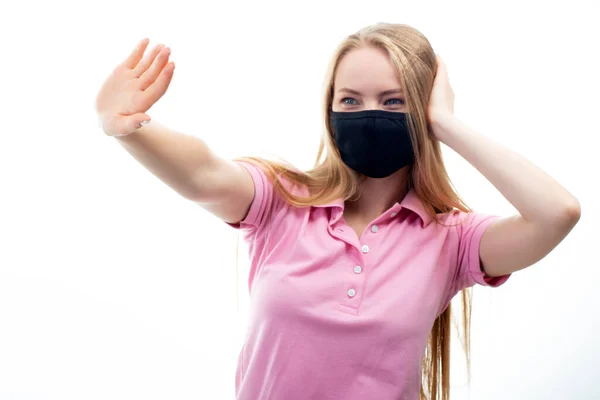 Junge Attraktive Blonde Frau Mit Schutzmaske Die Die Quarantäne Covid — Stockfoto