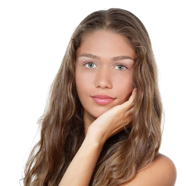 Portrét Krásné Mladé Ženy Čistou Pletí Dlouhými Kudrnatými Světlými Vlasy — Stock fotografie