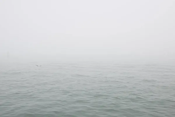 Mar Tempo Nevoeiro Ilha Italiana Burano Província Veneza Itália — Fotografia de Stock