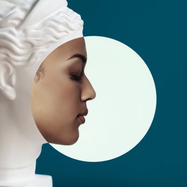 Çağdaş alçı heykel başı kolajı ve güzel Afro-Amerikan kadın profili. Antika ve modernlik. Çeşitlilik ve birlik 